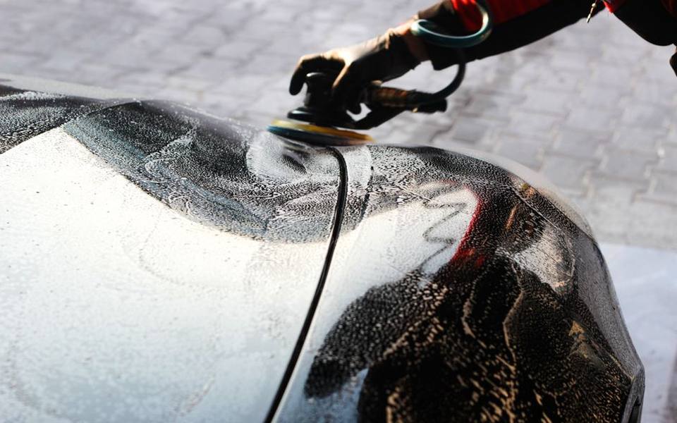 Decontaminating clear coat with clay bars